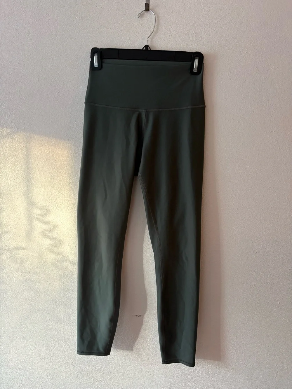 ALO Yoga Leggings in Dark Green